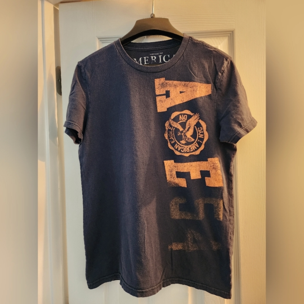 Men's American Eagle tshirt
